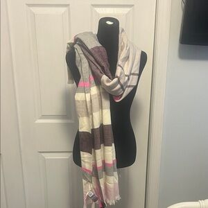GAP Soft Plaid Scarf in Pink and White  B